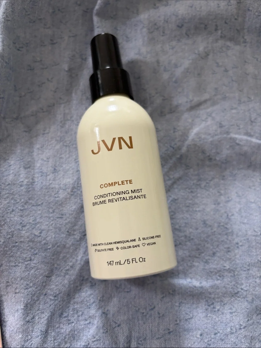 JVN Conditioning Mist in White and Gold Packaging